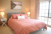 Sea Esta - family home in Beachport, S.A. Hotels in Millicent