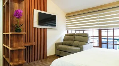 1. Comfortable and Modern Suite Hotel a 