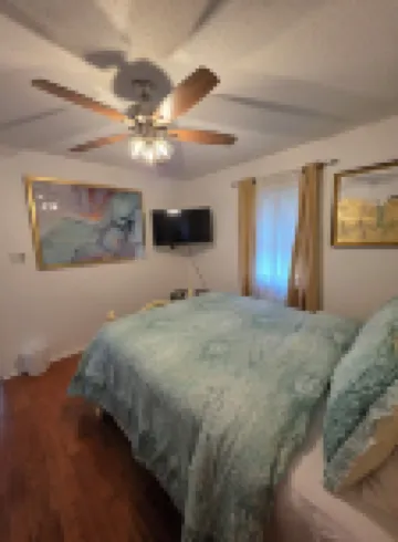 4-bedroom house in charming Savannah with a feel of new fun. Getaway to Paradise