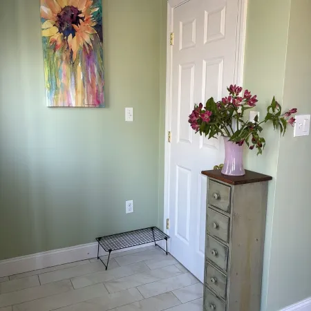 Spacious, serene, lovely, centrally located 2-bedroom home in Salem - sleeps 4