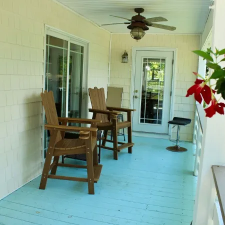 On The New River Newly Renovated 3 bedroom, 1 loft 3.5 bath and dock