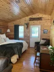 Cozy cabin in delightful Wisconsin Dells- Cabin A