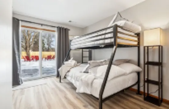 Champions' NSC Retreat HotTub Grill FirePit Fenced