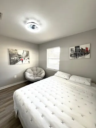 Cozy cloud house Отели в г. Лейк-Лорейн