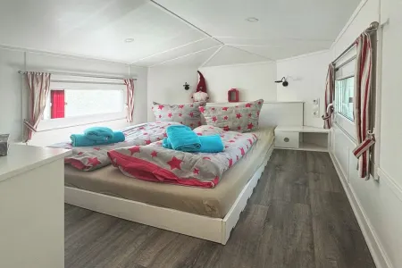 Wunderschönes, Sehr Ruhig Gelegenes Tiny House mit Eingezäuntem Garten Отели в г. Затов