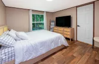 Charming retreat with fire pit, games, and space for up to 5 guests. Book today.