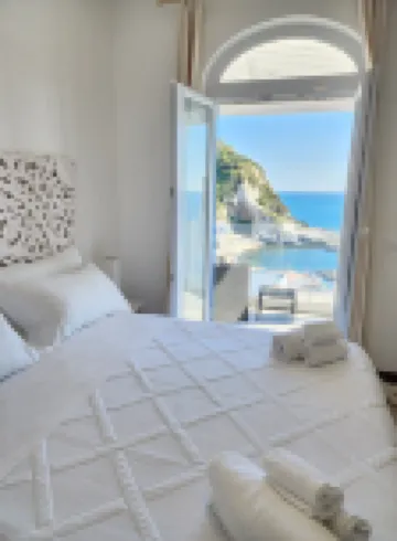 Divina Seaside Suite Ischia Hotels in Serrara Fontana