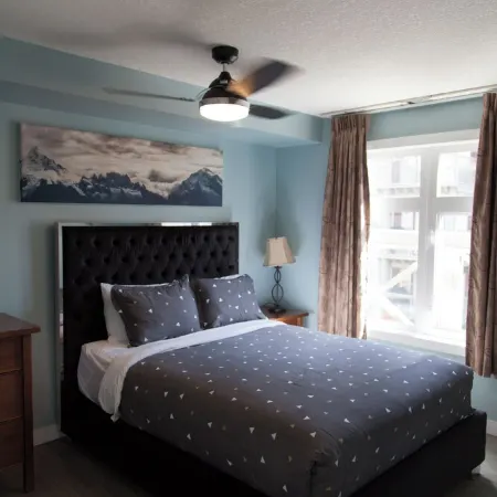 Exclusive Canmore Retreat: Mountain View Apartment Steps from Downtown