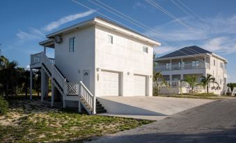 The Better Life & Cottage 5 Bedroom Home