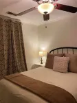 Charming 2-bedroom cottage close to I26 and I95; 1 hr from Charleston