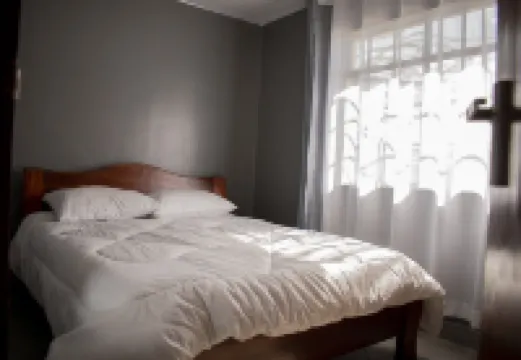 Exclusive Serviced 3 Bedroom Apartment