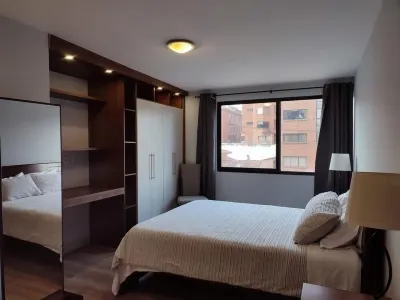 Sunny spacious apartment in Cuenca Hotel di 