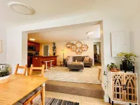 Charming Coastal Escape near Wickford, RI. Close to beaches and coastal charm! Hotels in North Kingstown