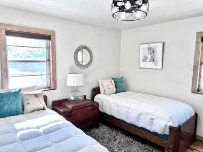 Stillwater Cottage Hotel a 