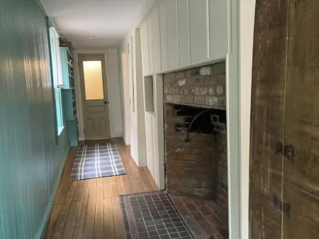Historic Williams House 2-bedroom downtown Northampton with AC, WiFi