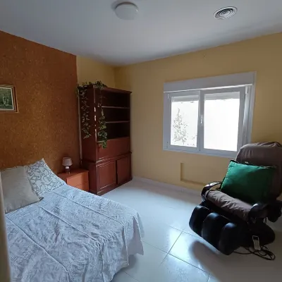 Hogar en Espacio Verde Tranquilo y con Areas Compartidas de Disfrute Hotels in Tres Cantos