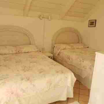 Tranquil 2-bedroom condo in Frigate Bay with AC, WiFi Rooms