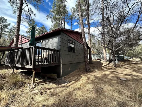 Cozy Pines Cabin in Prescott - 3bd/2ba