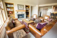WestWall Lodge