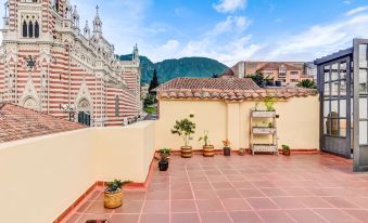 Chic 4BR Getaway in Vibrant La Candelaria