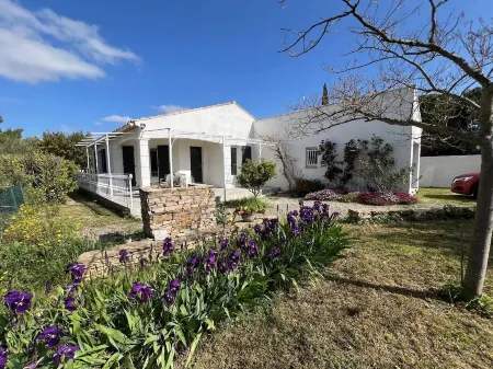 Air-conditioned villa, Narbonne, Carcassonne and beaches Отели в г. Ферраль-Ле-Корбьер