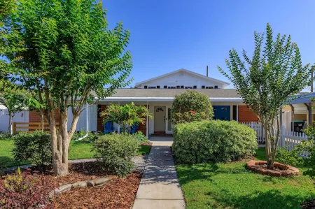 2Br Harry Potter Themed Home 7mins from Universal