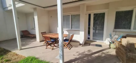 Villa surrounded by greenery in beautiful condominium 10 minutes from the beach