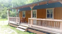 "Laurentius" cozy one room cabin on a Koi Pond