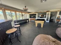 *NEW* Mtn view retreat! Pets! 3 min Dtwn/Pooltable