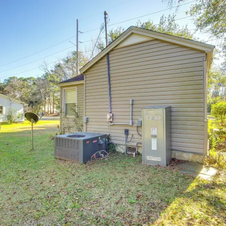 5 Mi to Downtown Beaufort: Pet-friendly Cottage!