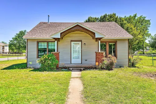 Centrally Located Lawton Home Dogs Welcome! - 3-Star