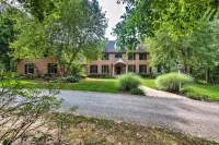 Extravagant Atglen Manor w/ Private 60-Acre Land! -  Privatzimmer
