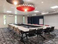 Ibis Lyon Est Bron