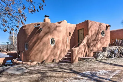 Chic Adobe-Style Bungalow in Historic Santa Fe! - spa