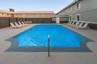 La Quinta Inn by Wyndham Champaign - Swimmingpools