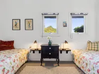 "Emeli" - 100m from the sea Hotels in Farevejle