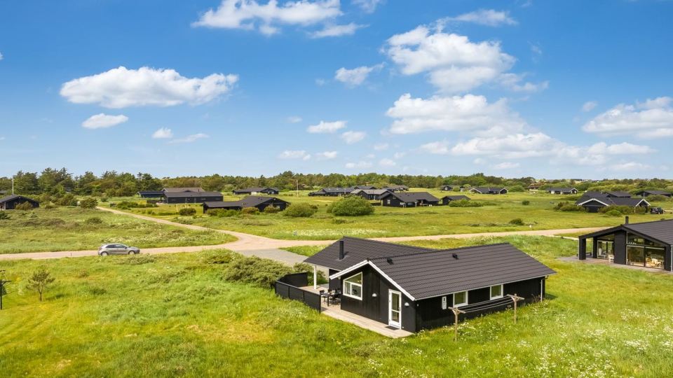 "Frejdis" - 1.1km from the Sea