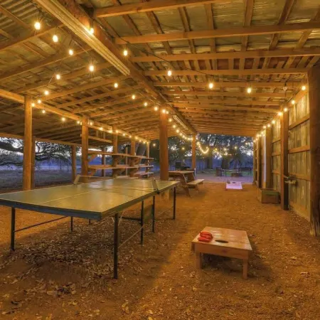 Willies House with Country Views - Shared Party Barn