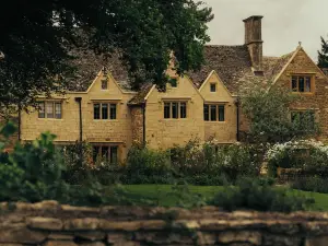 Hyll Hotel