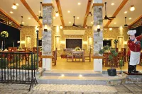 Eduardo's Resort Hotels in Calapan
