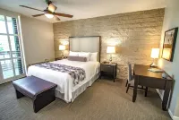 GetAways at Palm Springs Tennis Club Hotels in Palm Springs