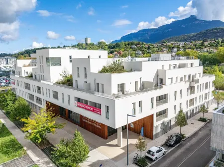 Zenitude Hôtel-Résidences Chambéry