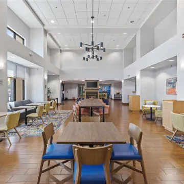 Hampton Inn & Suites Madera