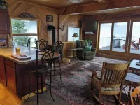 Dragonfly --Lakefront Cottage