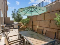 Coral Escape Townhouse Hotels in Washington