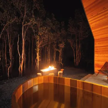 Kuono at Volcano   .