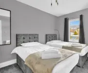 3BR, 2 bath, driveway, garden