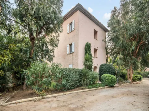 Residence La Pinede for five people
