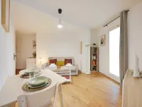 Bright, modern studio for 2P - La Défense