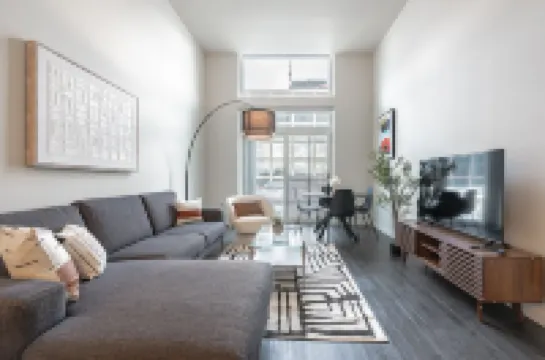 1BR + Den | Gym, Rooftop  | Bellevue | Sophari C Hotels in 